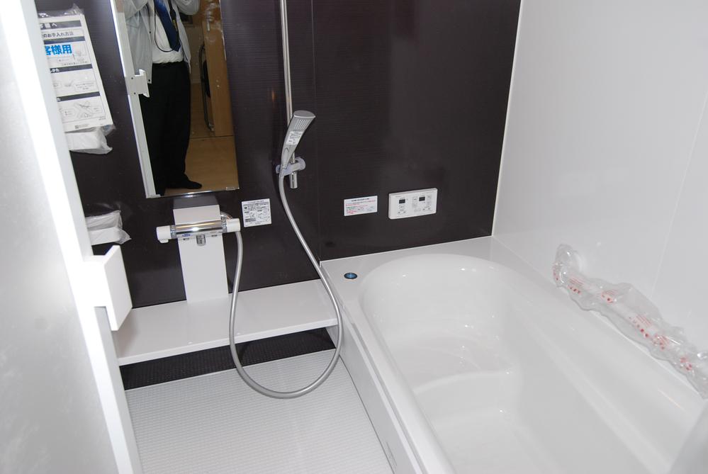 Bathroom. Indoor (12 May 2013) Shooting