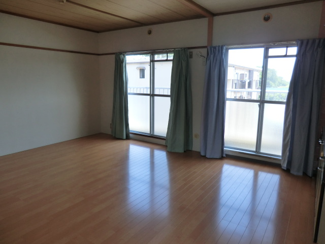 Living and room