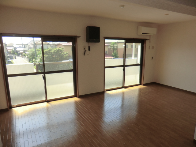 Living and room