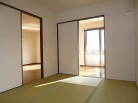 Living and room. Japanese-style room 6 quires