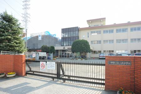 Junior high school. 1527m to Odawara Municipal Johoku junior high school