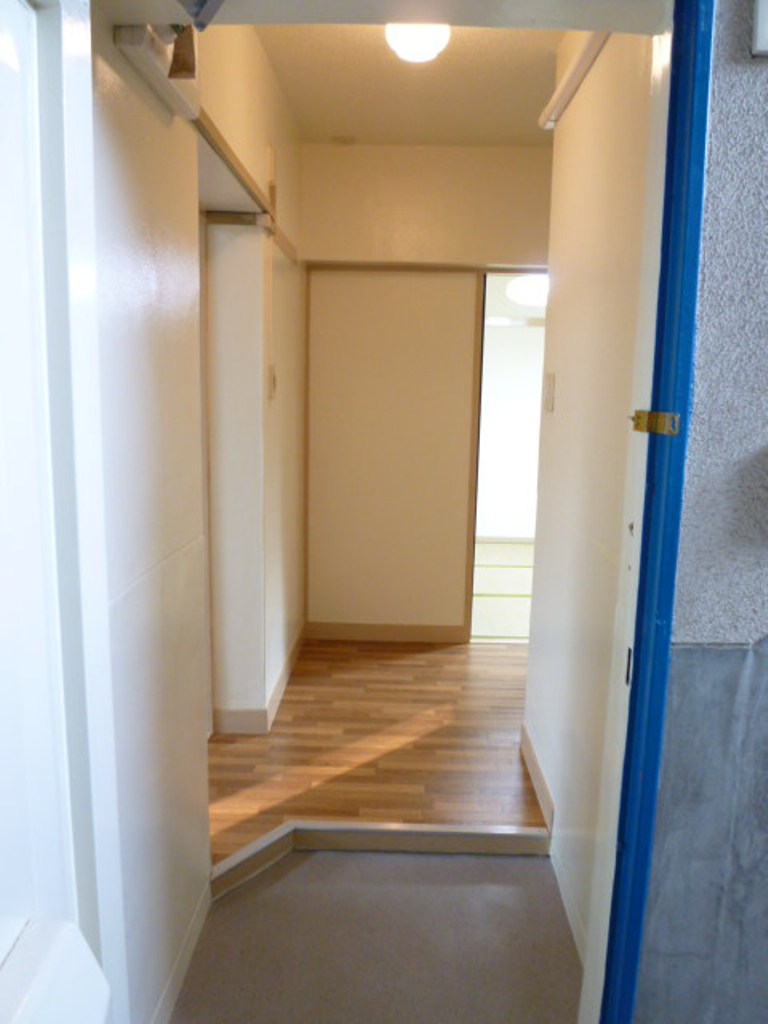 Entrance. Photo is the same type ・ It is another dwelling unit.