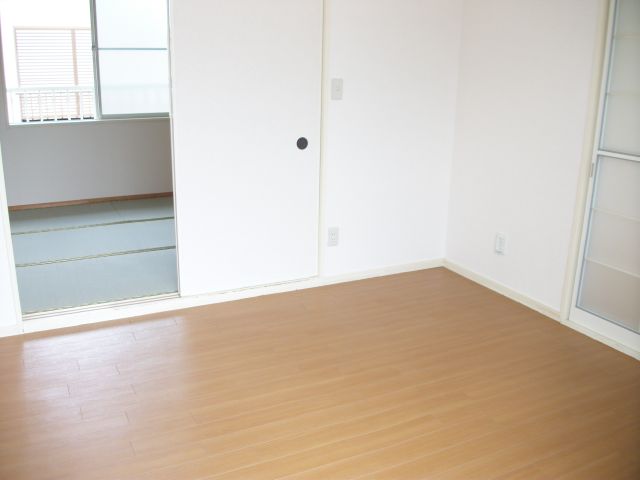Living and room. A clean flooring