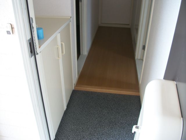 Entrance. Entrance neat in the cupboard equipped