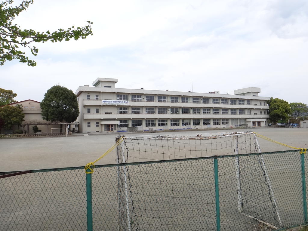Primary school. 660m to Odawara Tatsuhigashitomi water elementary school (elementary school)