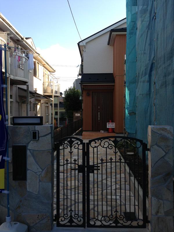 Local photos, including front road. appearance