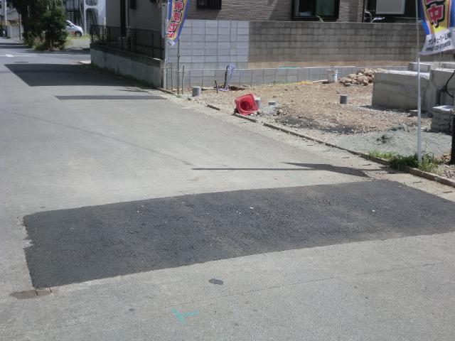 Local photos, including front road. Local (September 2013) Shooting