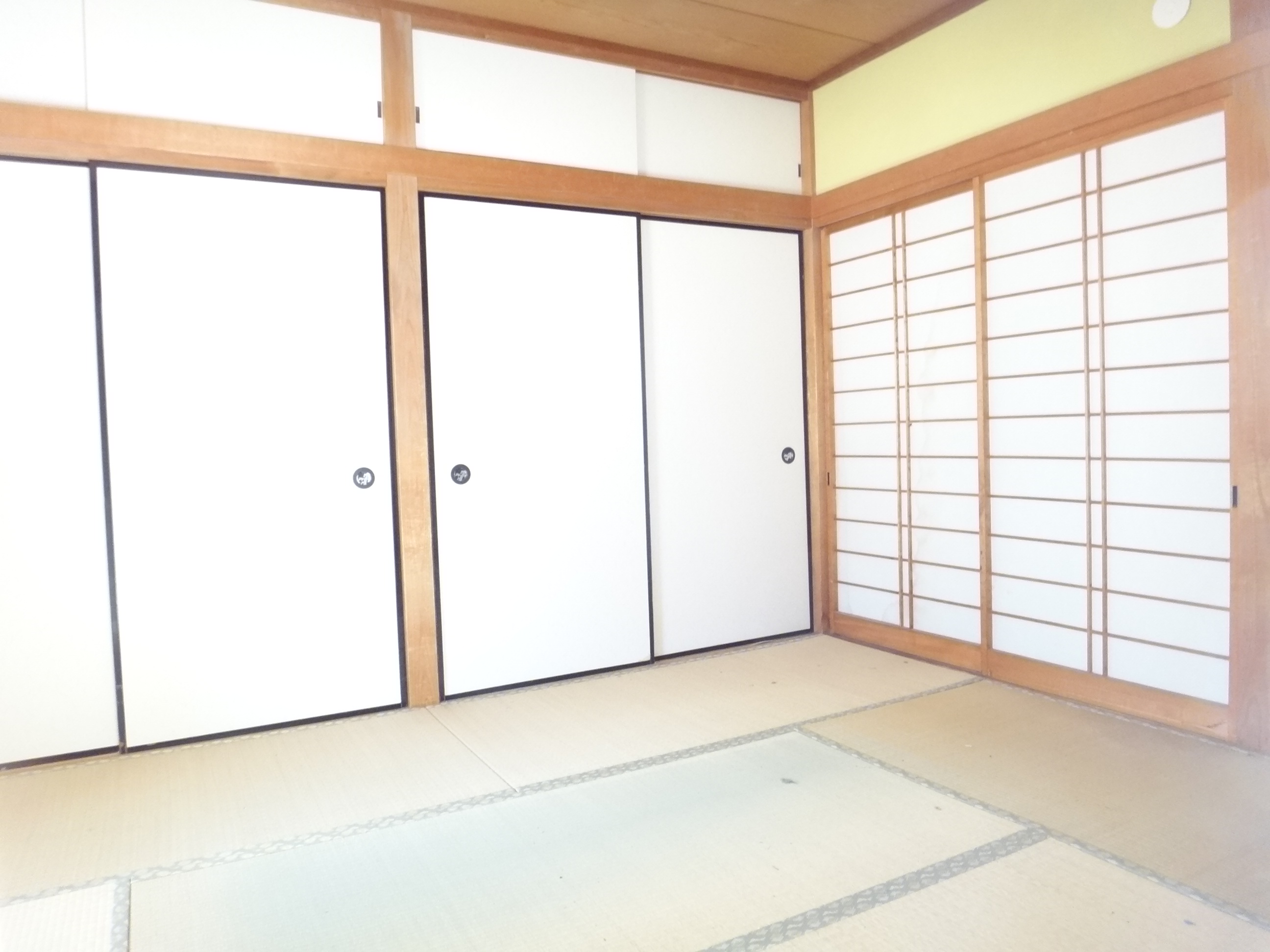 Other room space. It is the second floor of a Japanese-style room. Shoji is peace mind