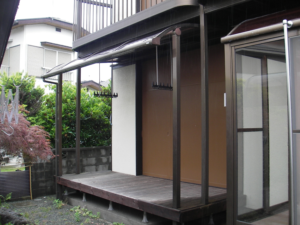 Garden. There is a wetted perimeter before the first floor of a Japanese-style room