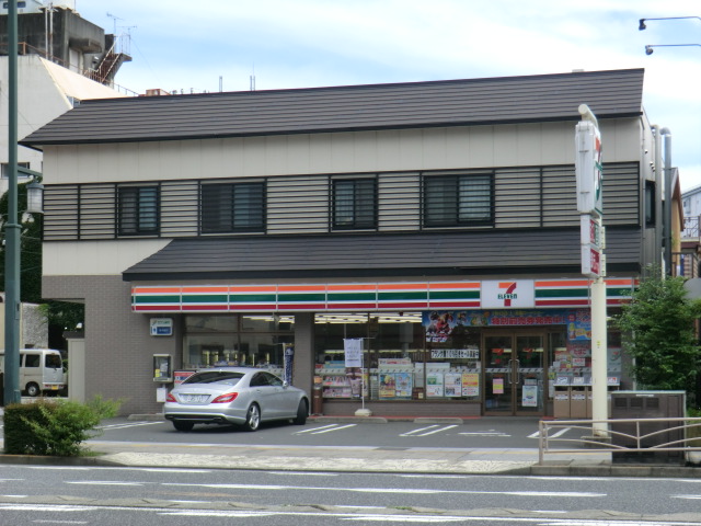 Convenience store. 195m to Seven-Eleven (convenience store)