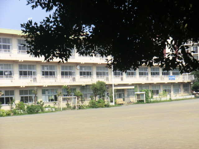 Primary school. Hayakawa to elementary school (elementary school) 500m