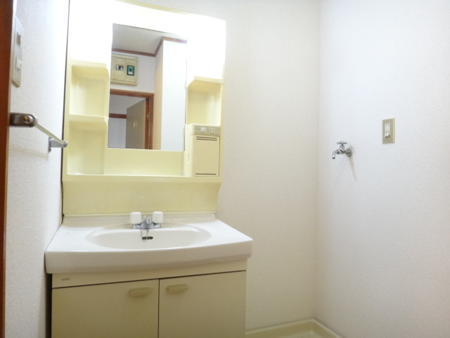 Washroom. Washroom