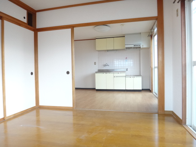 Living and room. Western-style → DK