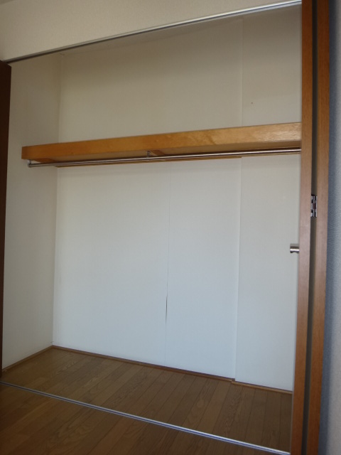 Receipt. Storage of Western-style (north)