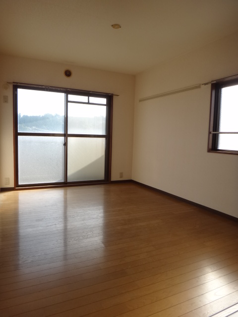 Other room space. Western-style (South)