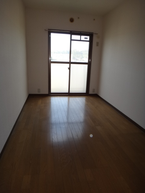 Other room space. Western-style (north)