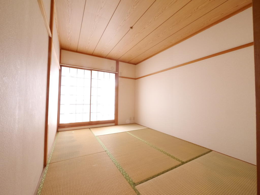 Living and room. It is the second floor of a Japanese-style room.
