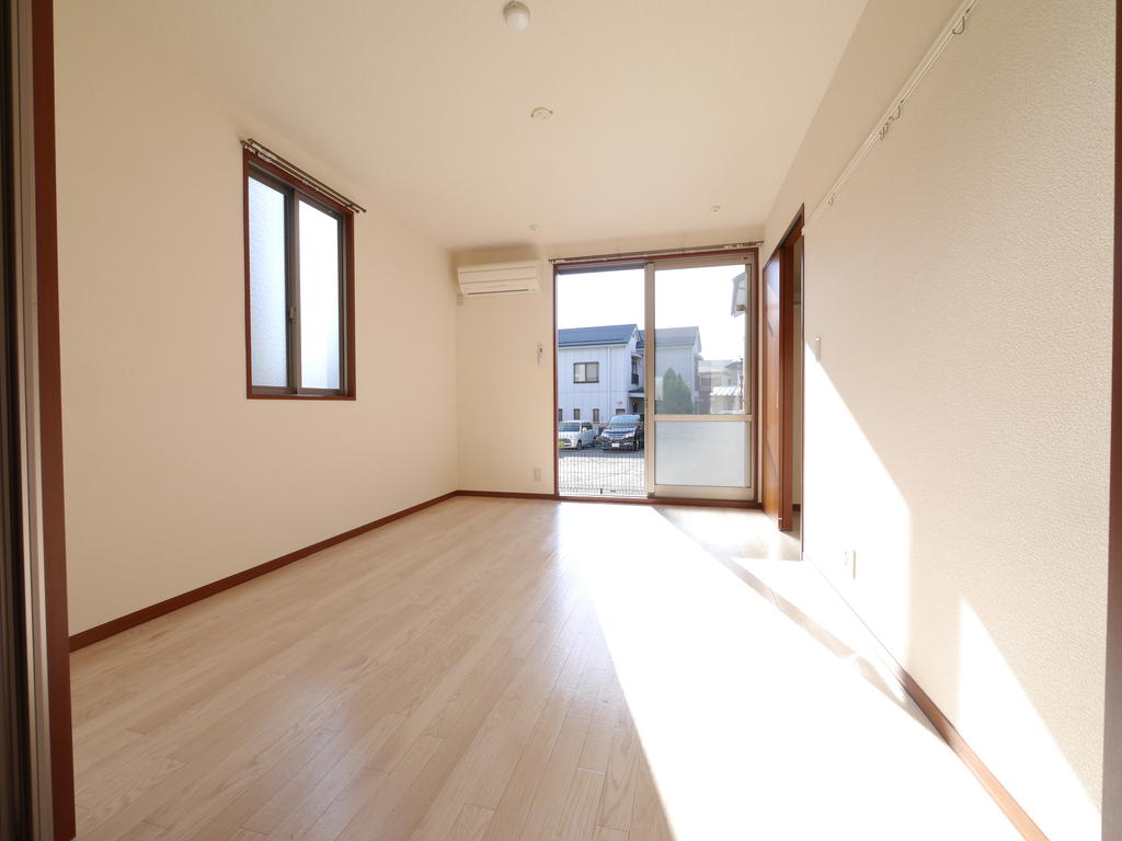 Living and room. Bright in the two-sided lighting of the south-facing