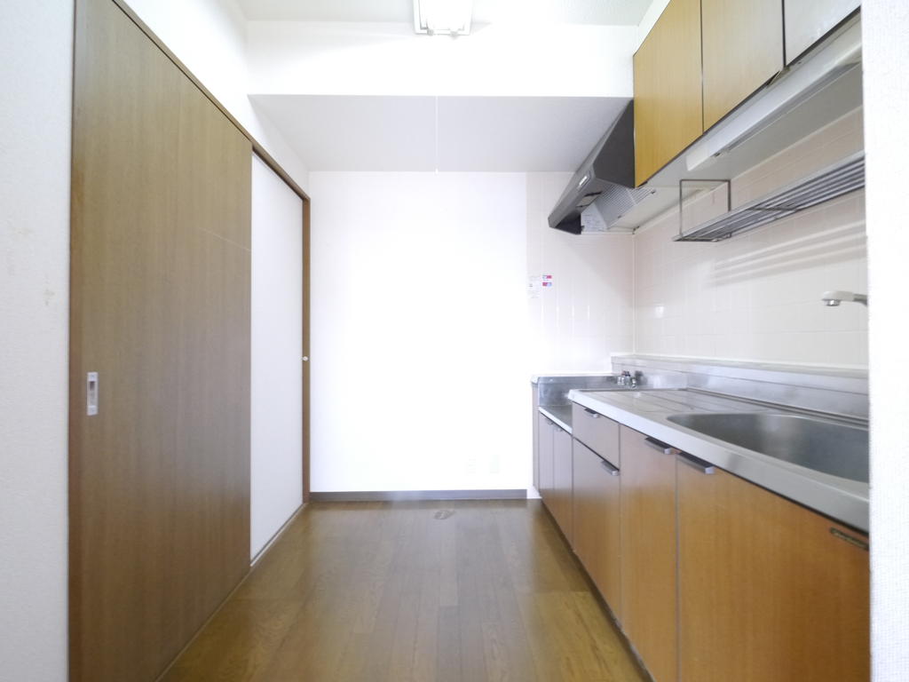 Kitchen. It is a kitchen that can cook calmly.