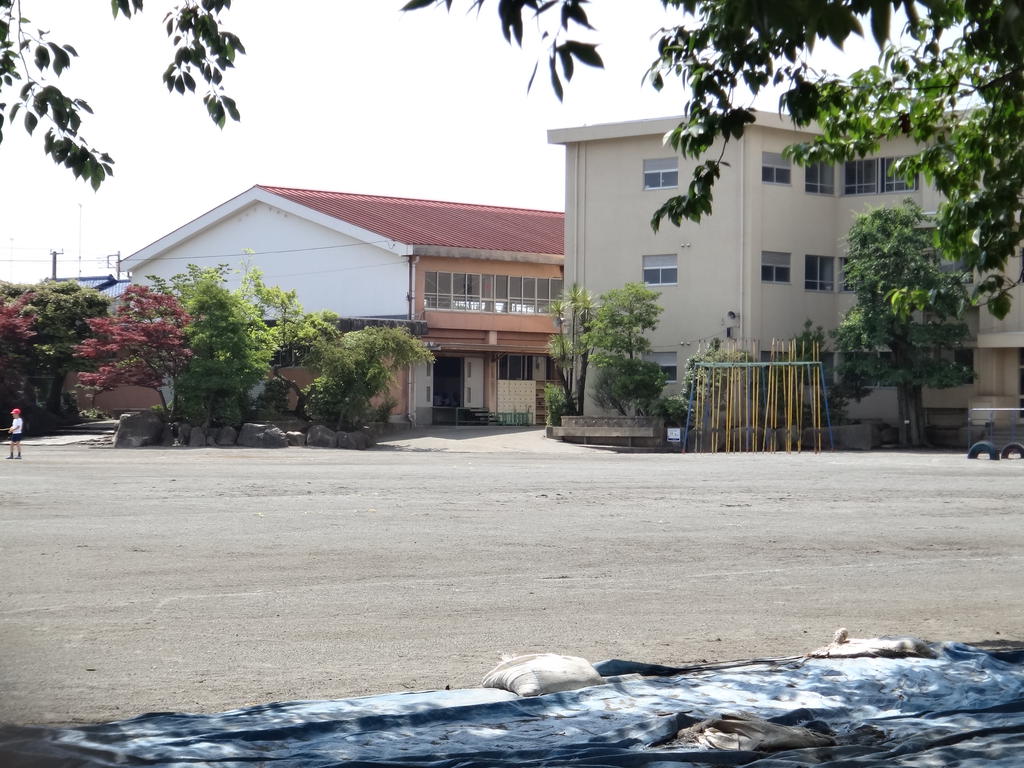 Primary school. 50m to Odawara Tatsuashiko elementary school (elementary school)
