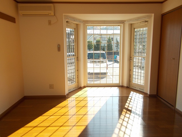 Living and room