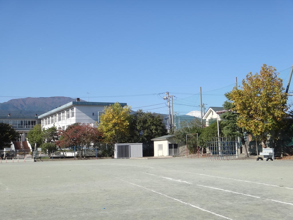 Primary school. Municipal Tomisui 250m up to elementary school (elementary school)