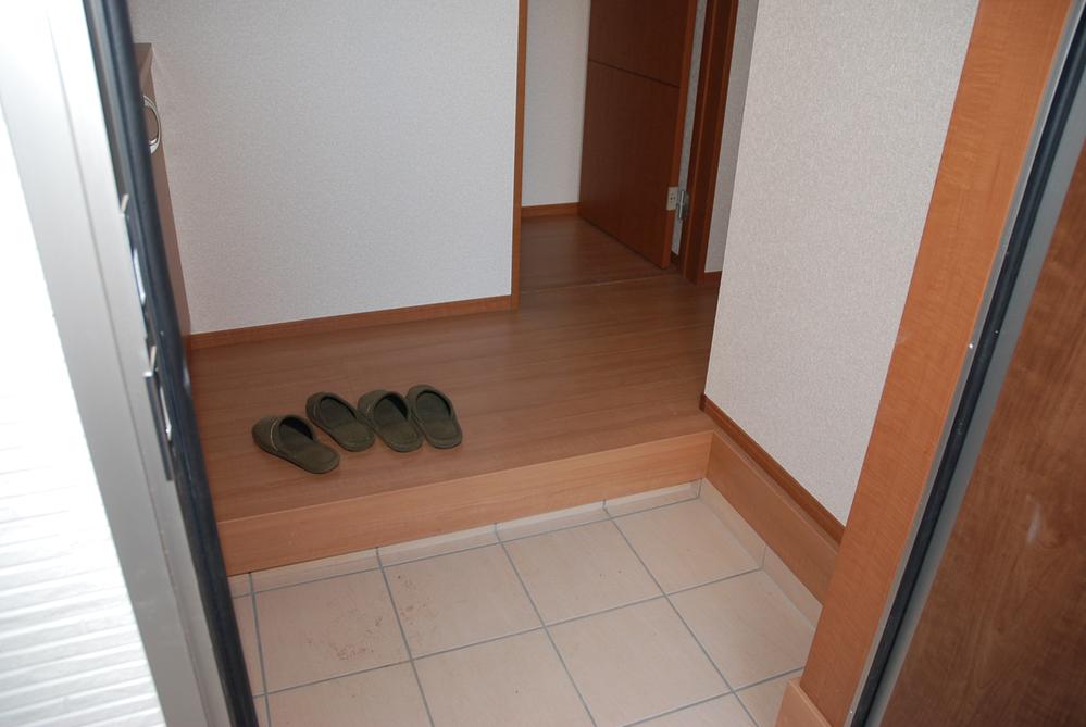 Entrance. Local (11 May 2013) Shooting