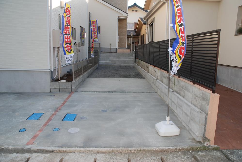 Parking lot. Local (11 May 2013) Shooting