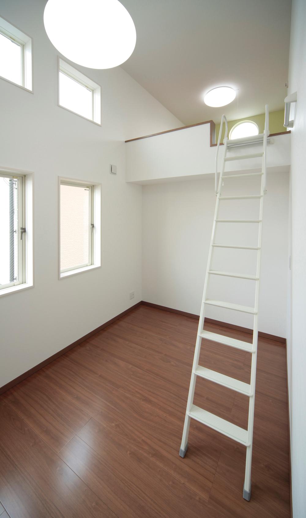 Non-living room. Indoor (January 2012) shooting