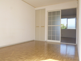Living and room. Western style room ~ kitchen