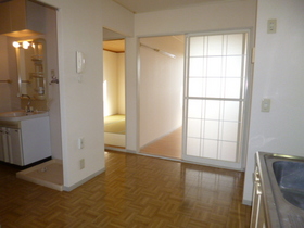 Living and room. DK ~ To Western-style
