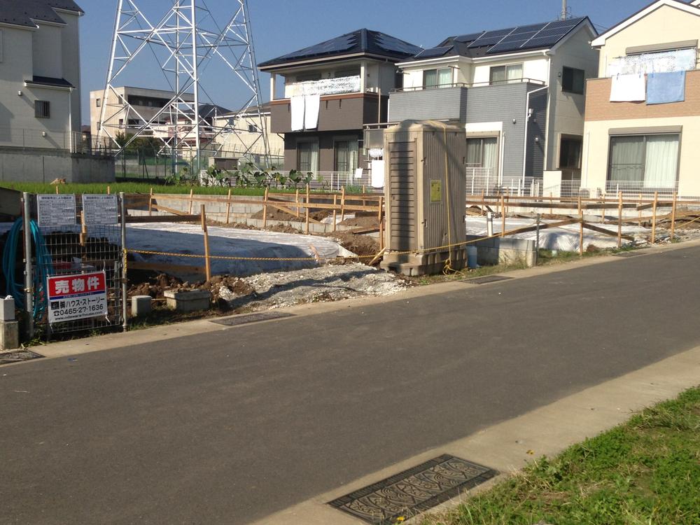 Local photos, including front road. Local (10 May 2013) Shooting