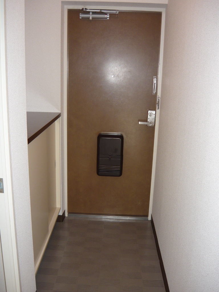 Entrance. Photo is the same type ・ It is another dwelling unit.