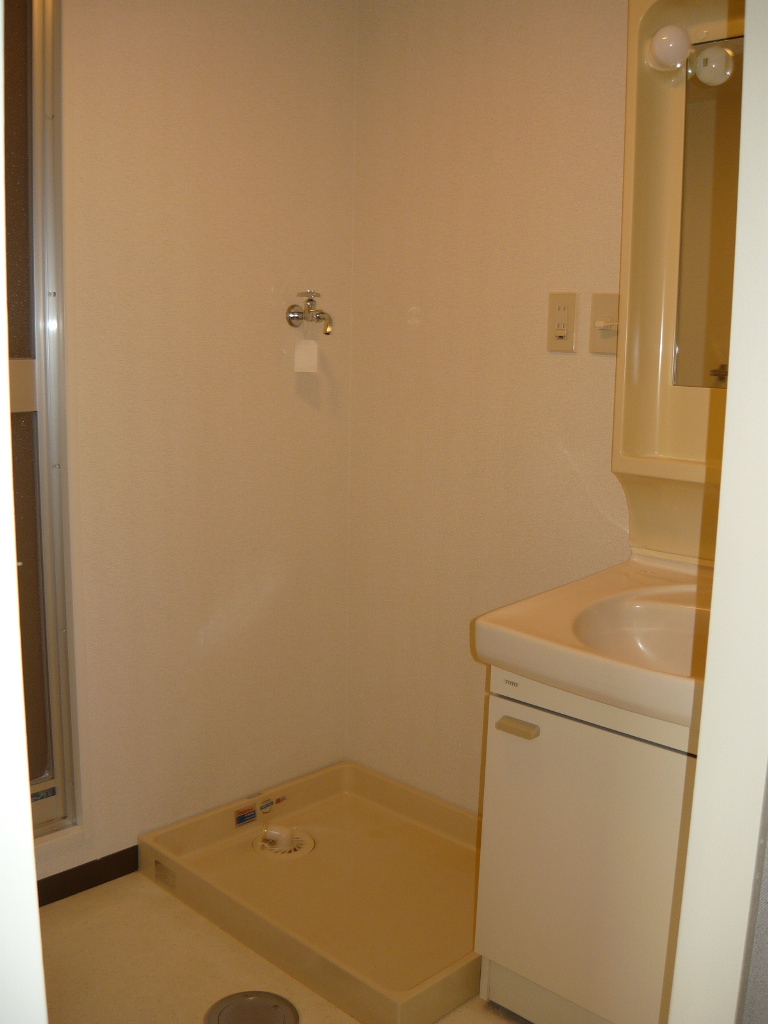 Other Equipment. Laundry Area Photo is the same type ・ It is another dwelling unit.