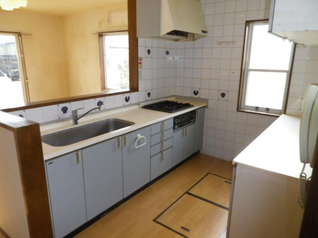 Kitchen. Indoor (12 May 2013) Shooting