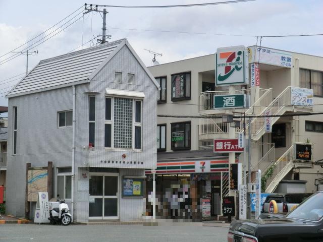 Convenience store. 600m to Seven-Eleven (convenience store)