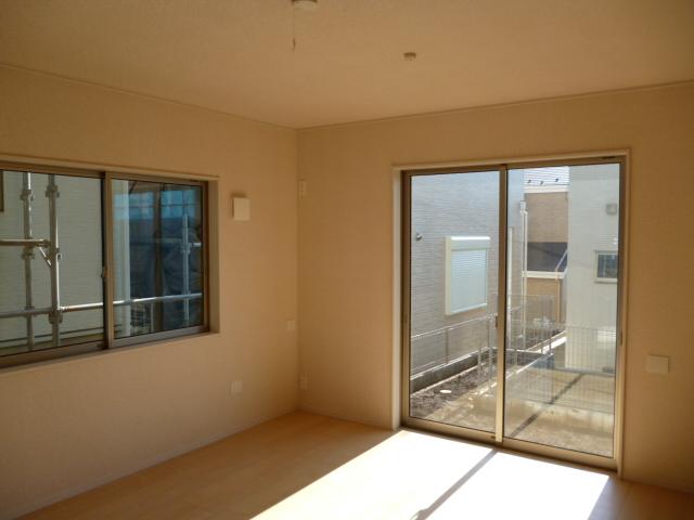 Living. Local (November 16, 2013) Shooting