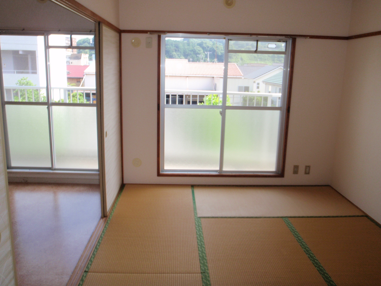Living and room. DK next to the Japanese-style room