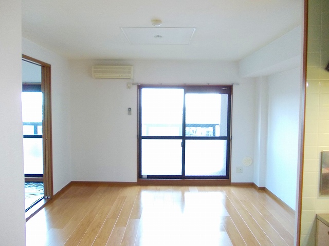 Living and room