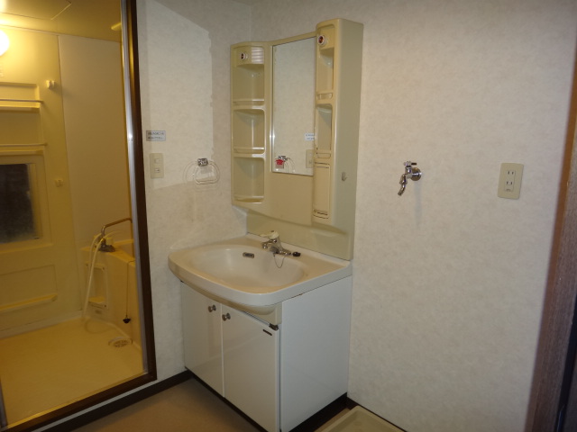 Washroom. Washroom