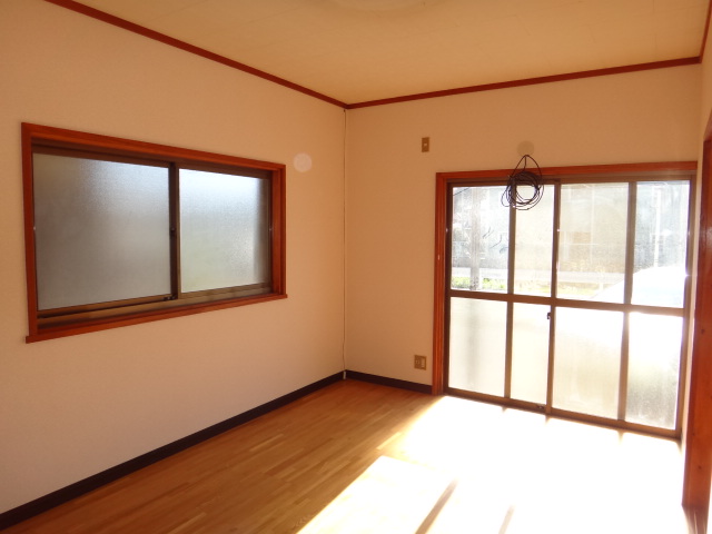 Living and room. First floor Nanyang room