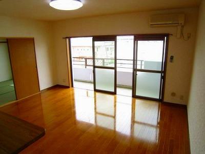 Living and room