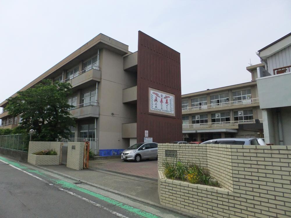 Junior high school. 1236m to Odawara Municipal Kamonomiya junior high school