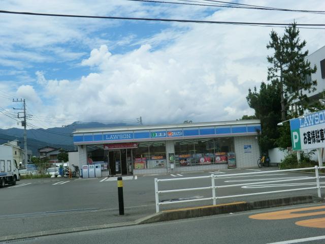Convenience store. 800m until Lawson (convenience store)