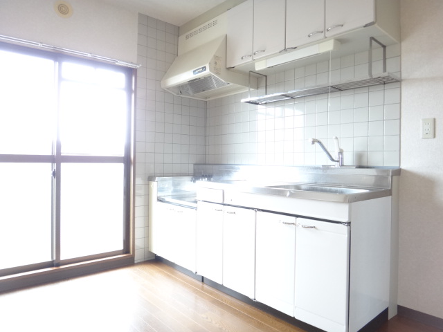 Kitchen.  ◆ DK ◆
