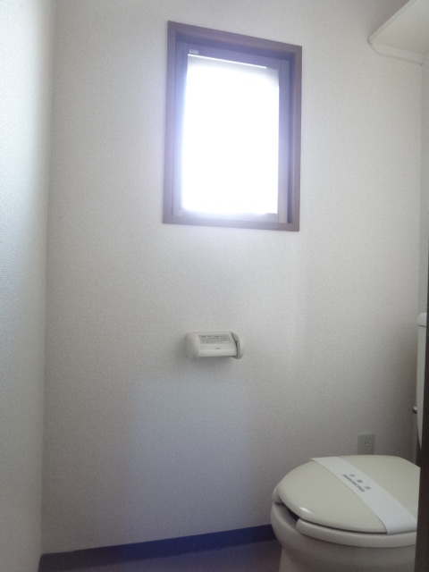 Toilet.  ◆ toilet ◆