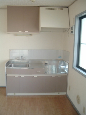 Kitchen. Ventilation There is a window in the kitchen ・ Lighting will take