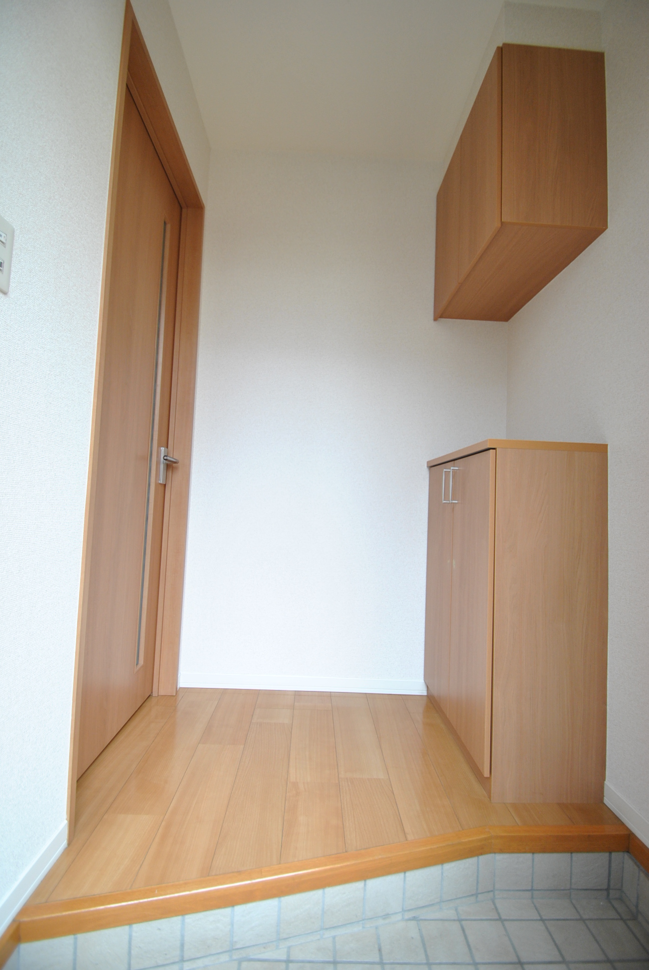 Entrance. The entrance is with a shoe box