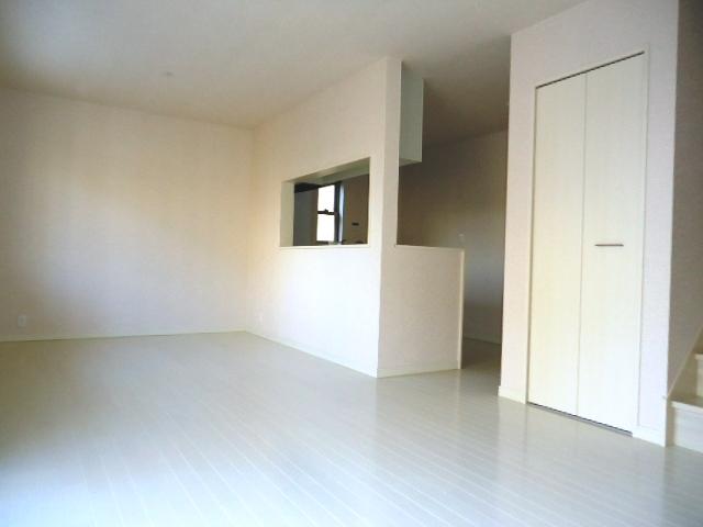 Same specifications photos (living). Same specifications