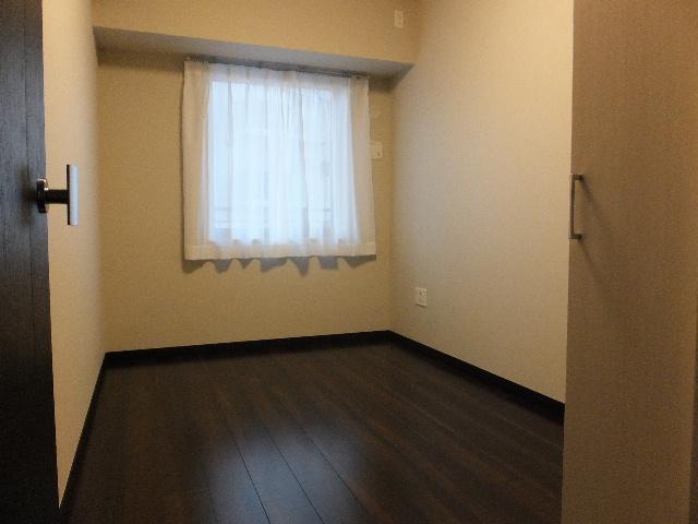 Non-living room. Indoor (11 May 2013) Shooting